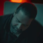 دانلود آهنگ رضا صادقی با فکر تو راهی میشم تو هر خیابون